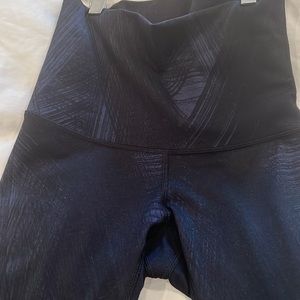 Lululemon ⚡️Brushed⚡️ sz.2 Navy/Black wunder Understand